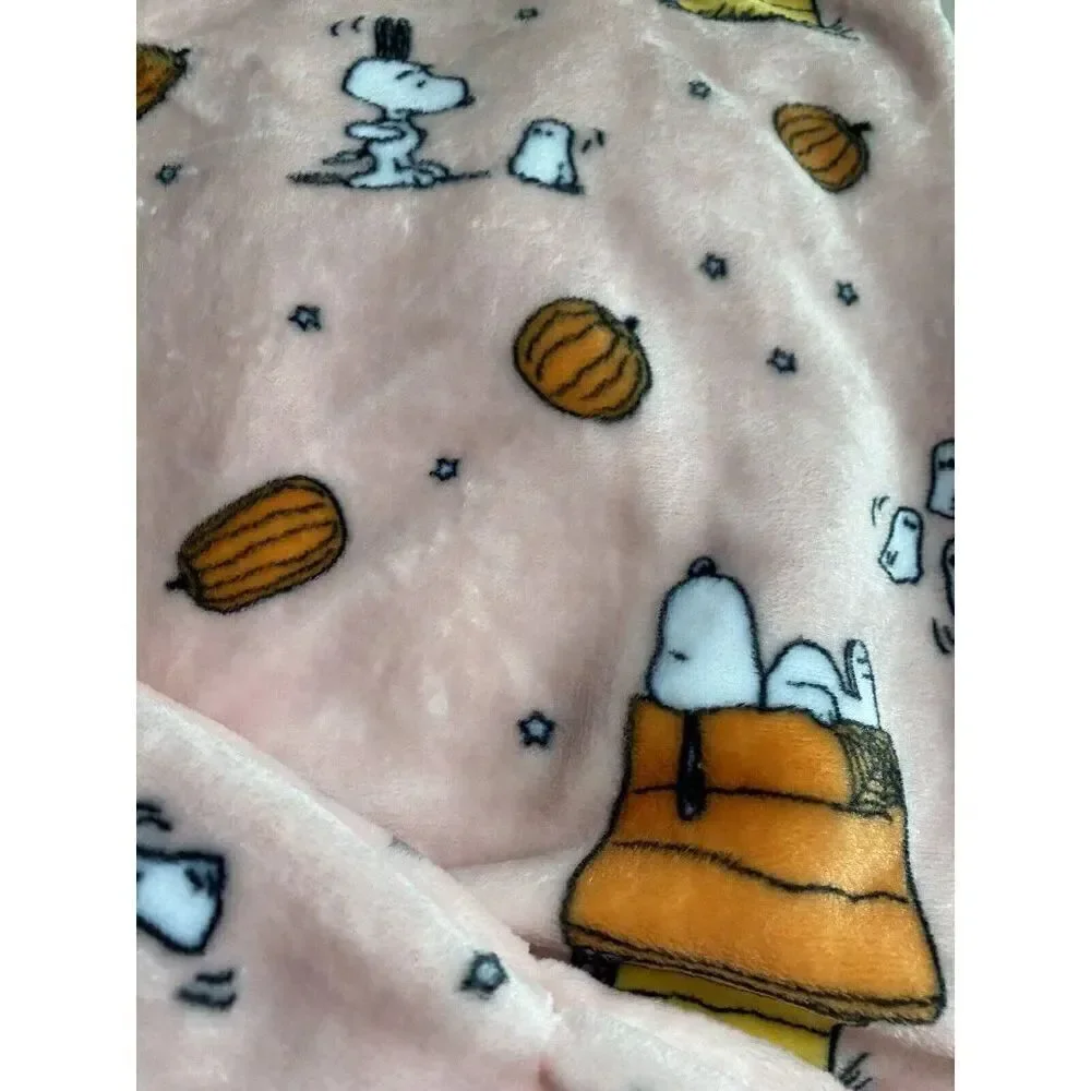Peanuts Soft‎ Blanket Throw Snoopy Woodstock Pumpkin Halloween Pink 50X70” NEW